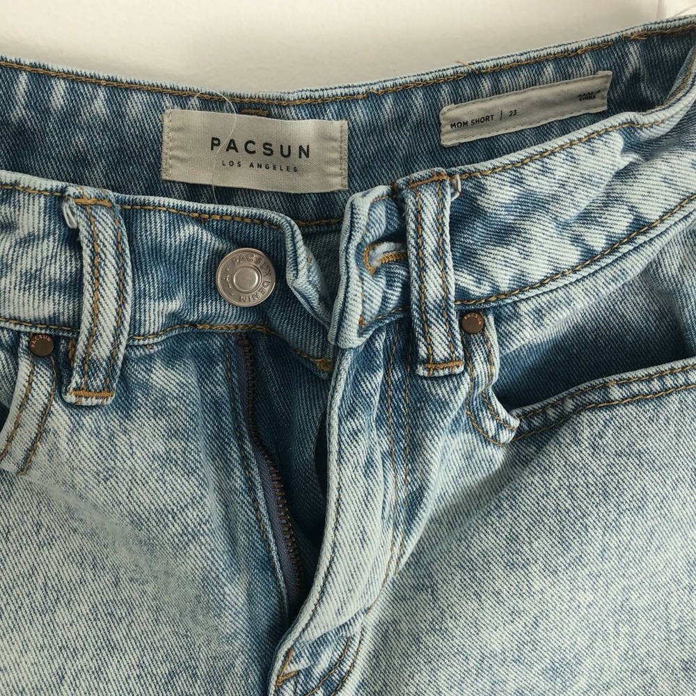 Mom Shorts Light Wash